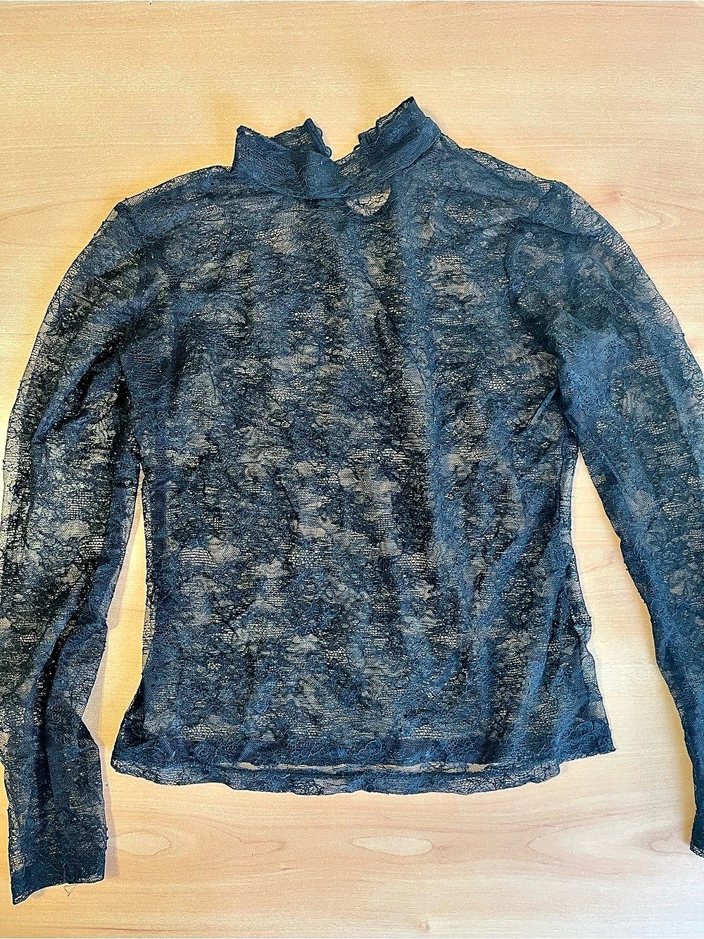 Dynamite Long Sleeve Lace Top in Black Size Small